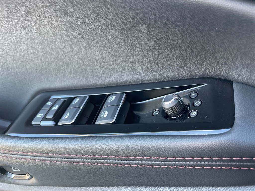 Used 2025 Jeep Wagoneer Launch Edition w/ Trailer Tow Group image 39