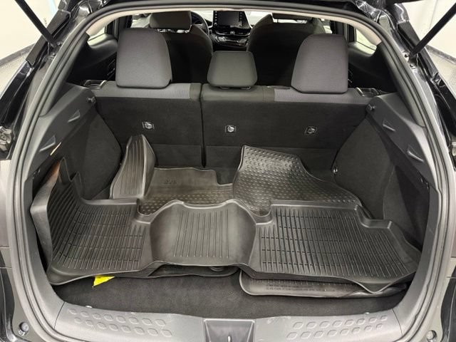 Certified 2021 Toyota C-HR LE FWD image 6