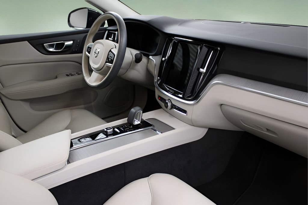 Used 2023 Volvo S60 B5 Plus w/ Climate Package image 25