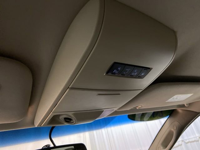 Used 2014 Chrysler Town & Country Touring FWD image 40