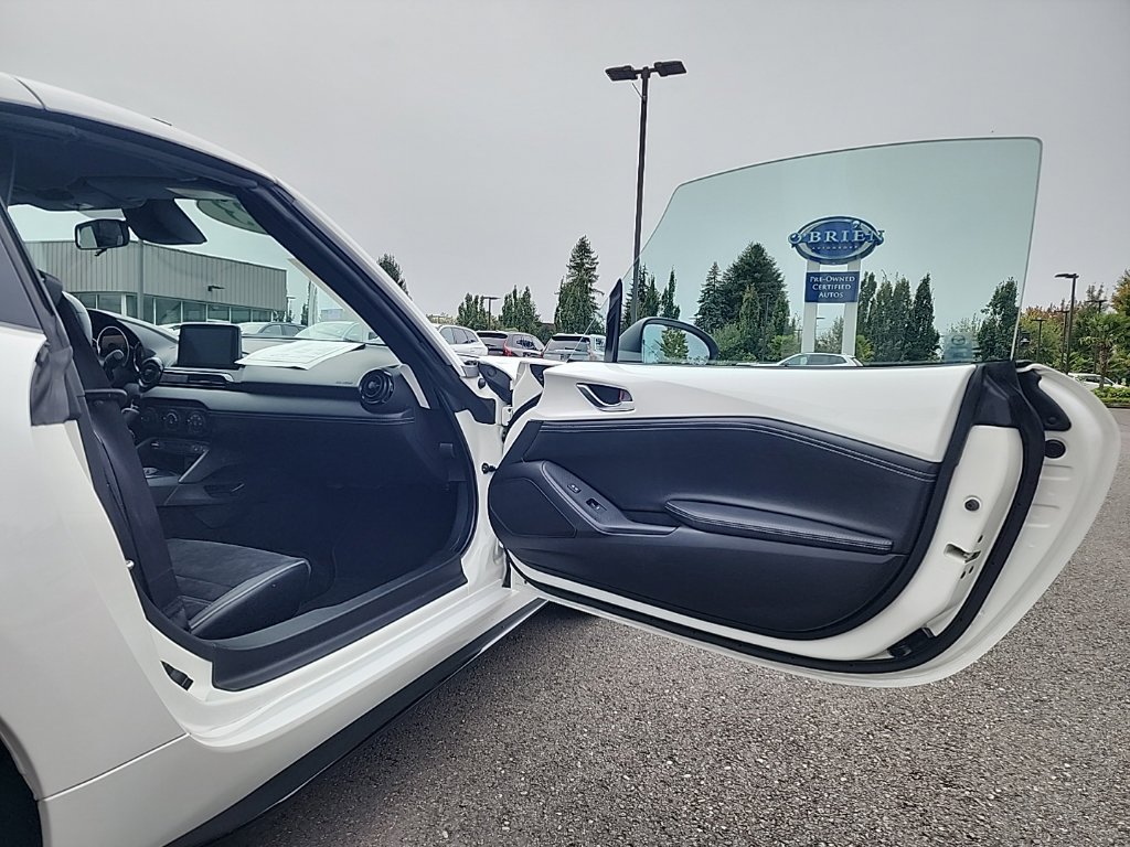Used 2023 MAZDA MX-5 Miata Club RWD image 15