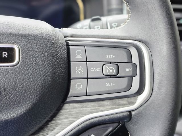 Used 2024 Jeep Wagoneer L Series II w/ Flexible Seating Group image 18