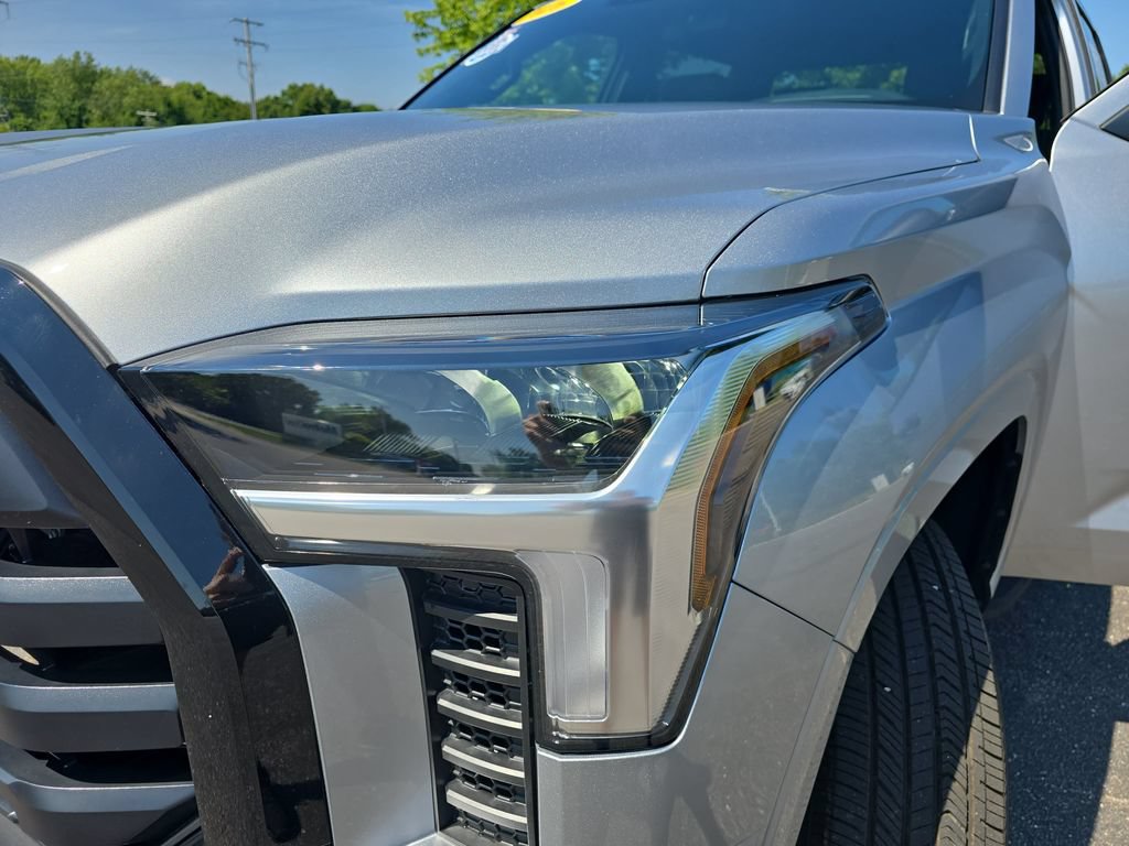 Used 2026 Toyota Tundra SR AWD/4WD image 32