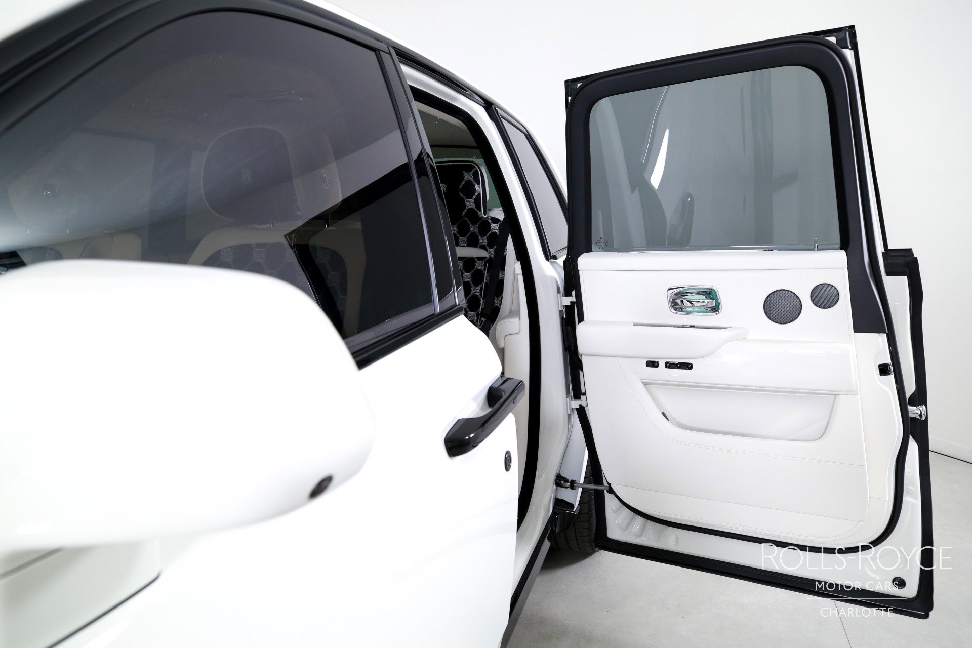 Used 2026 Rolls-Royce Cullinan image 18