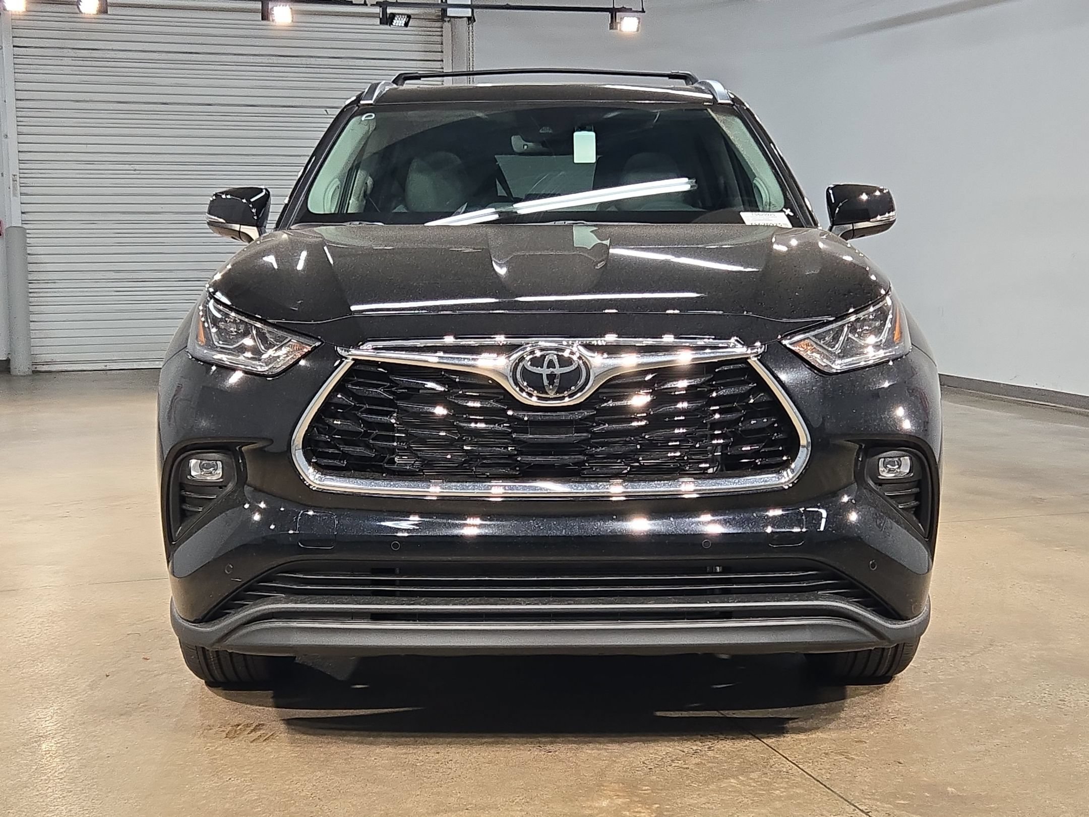 New 2026 Toyota Highlander Limited AWD/4WD image 2