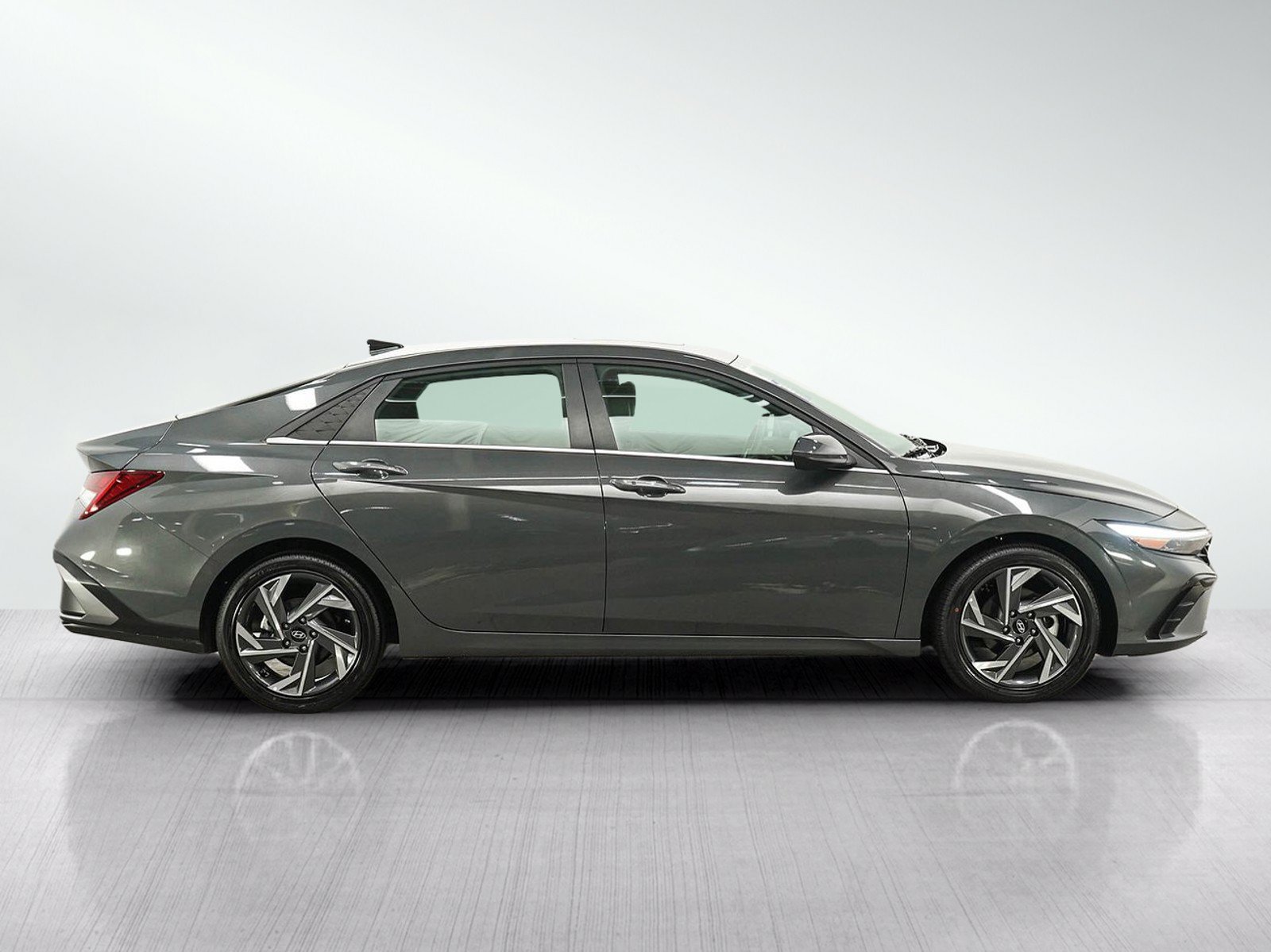 Used 2025 Hyundai Elantra SEL FWD image 6