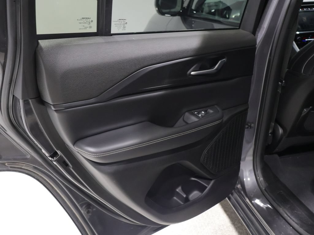 Certified 2023 Jeep Grand Cherokee Altitude AWD/4WD image 20