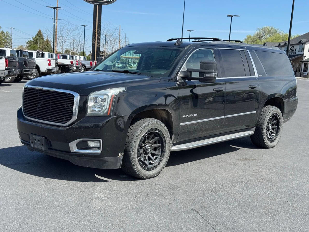 Used 2016 GMC Yukon XL SLT w/ Open Road Package AWD/4WD image 3