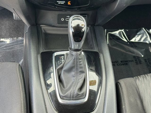 Used 2020 Nissan Rogue SV FWD image 21