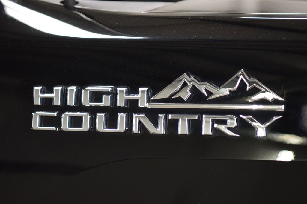Used 2024 Chevrolet Silverado 2500 High Country w/ Technology Package AWD/4WD image 18