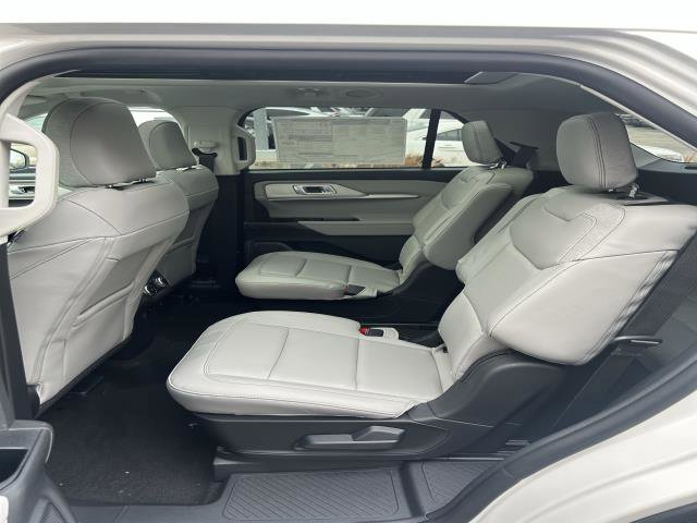 New 2025 Ford Explorer Active w/ Active Comfort Package image 26