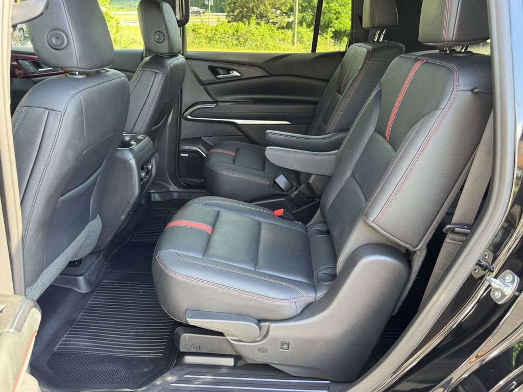 Used 2024 Chevrolet Traverse RS w/ LPO, Floor Liner Package AWD/4WD image 18