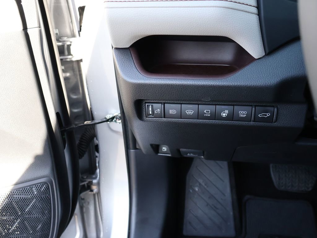 Used 2025 Toyota RAV4 Limited w/ Advanced Technology Package image 29