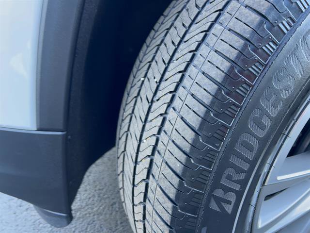 Used 2022 Chevrolet Traverse LT image 13