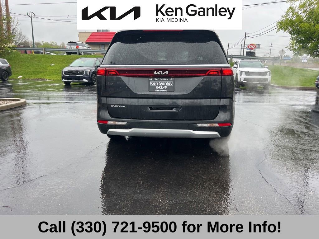 Used 2024 Kia Carnival LX FWD image 12