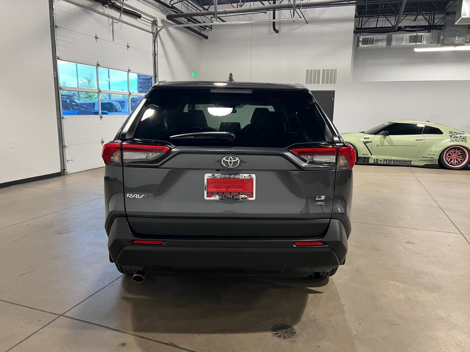 Used 2022 Toyota RAV4 LE AWD/4WD image 4