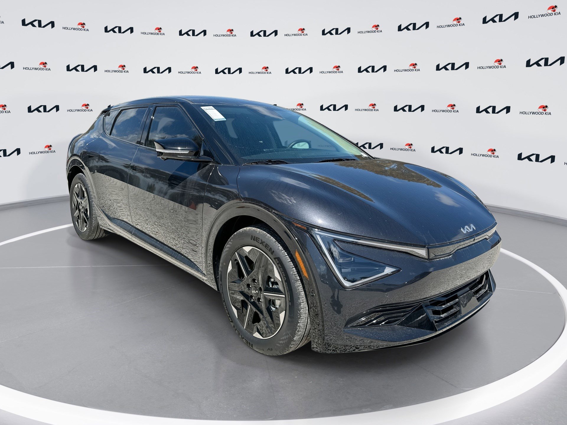 New 2025 Kia EV6 Wind RWD image 1