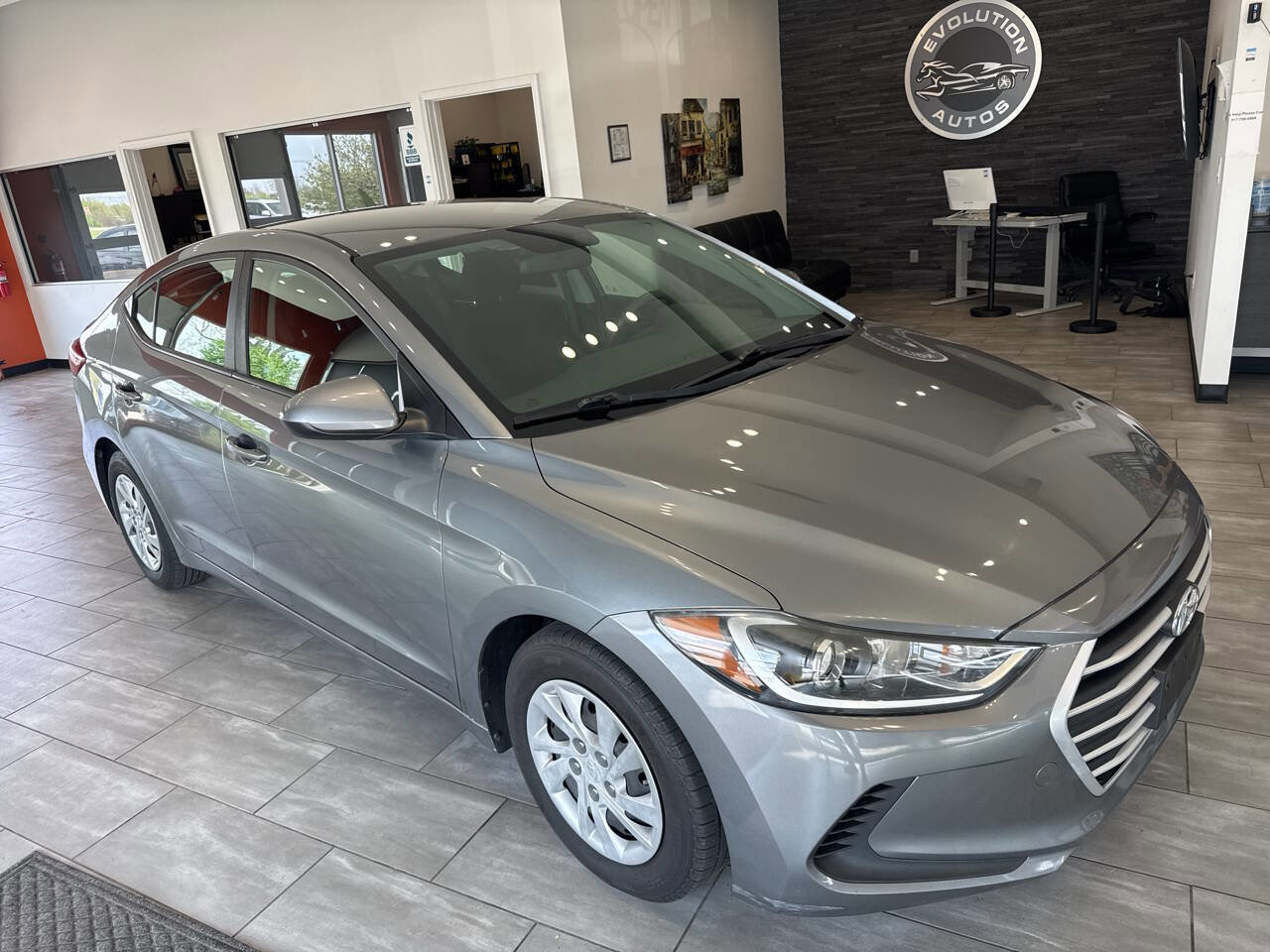 Used 2018 Hyundai Elantra SE FWD image 3