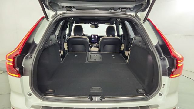 New 2026 Volvo XC60 B5 Plus w/ Climate Package AWD/4WD image 42