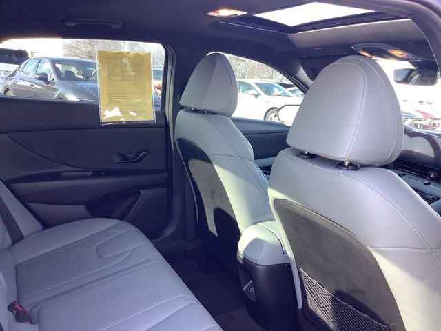 Certified 2025 Hyundai Elantra Limited image 26