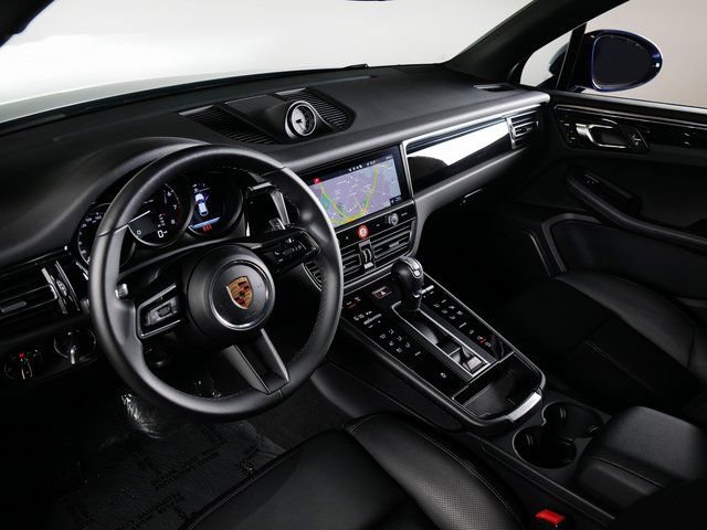 Certified 2026 Porsche Macan AWD/4WD image 20