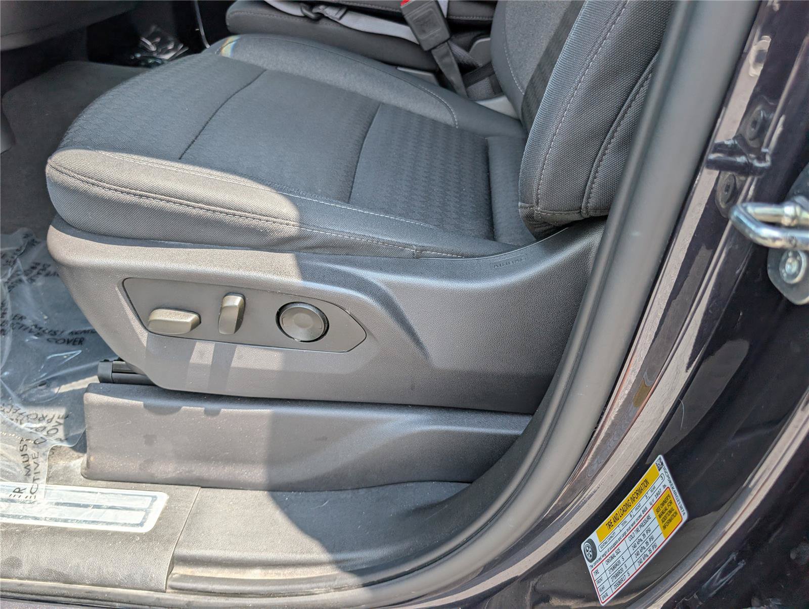 Used 2024 Chevrolet Silverado 1500 LT AWD/4WD image 20