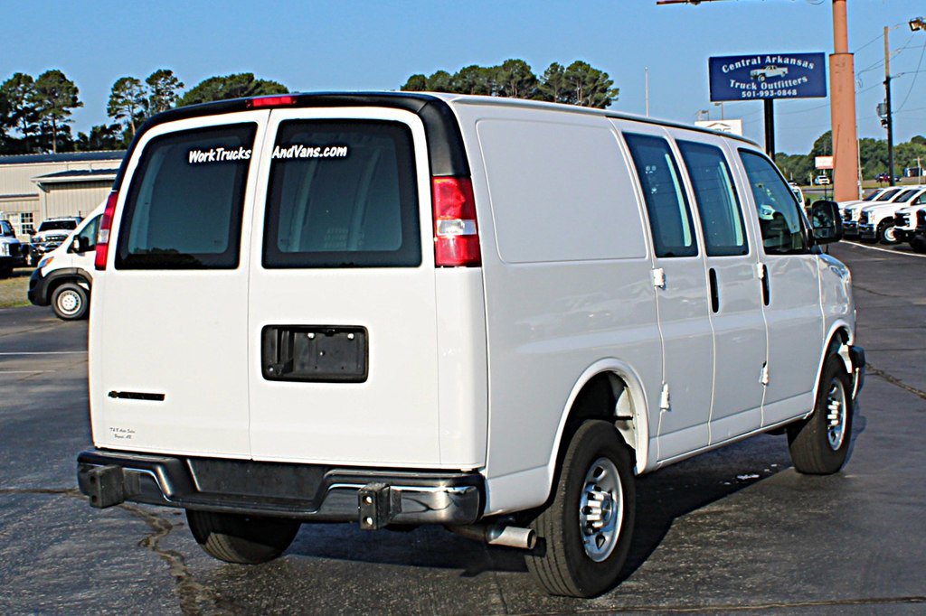 Used 2024 Chevrolet Express 2500 w/ Driver Convenience Package RWD image 5