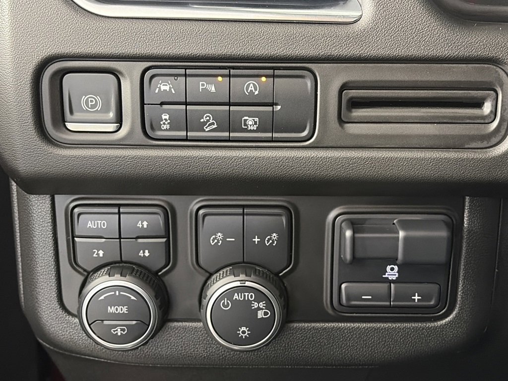 Used 2023 Chevrolet Tahoe Z71 w/ Off-Road Capability Package image 25