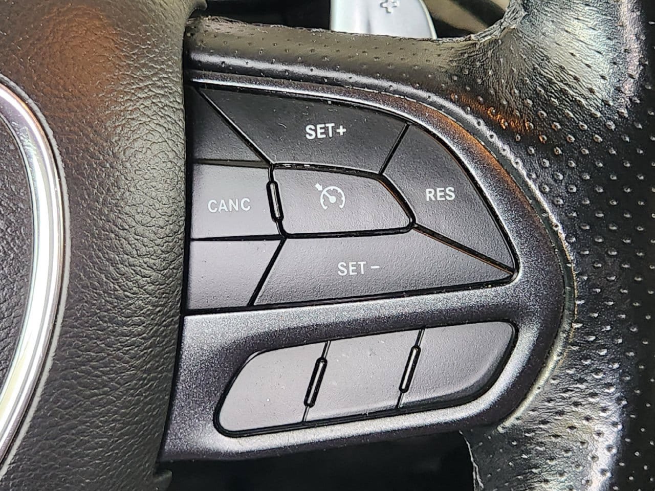 Used 2021 Dodge Durango R/T w/ Blacktop Package AWD/4WD image 28