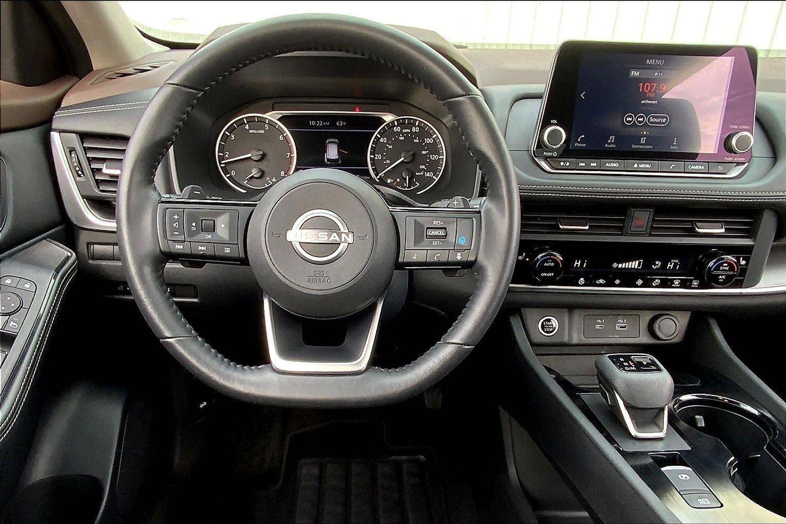 Used 2023 Nissan Rogue SV w/ SV Premium B Package image 5