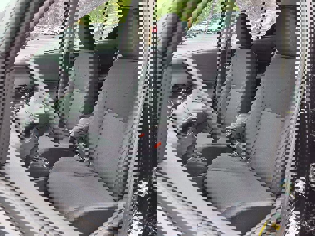 New 2025 Nissan Kicks Play S image 5