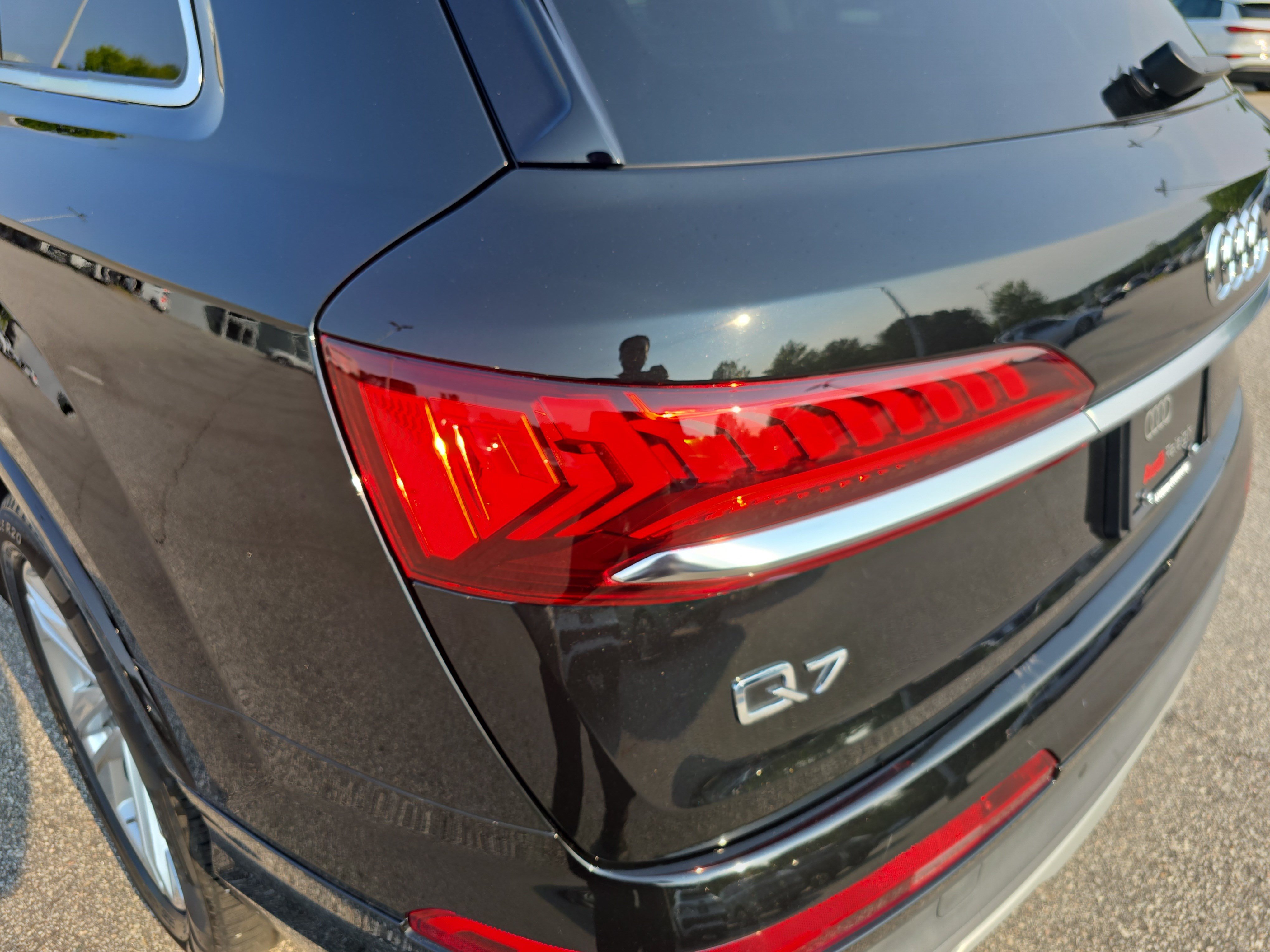 Used 2023 Audi Q7 3.0T Premium AWD/4WD image 31