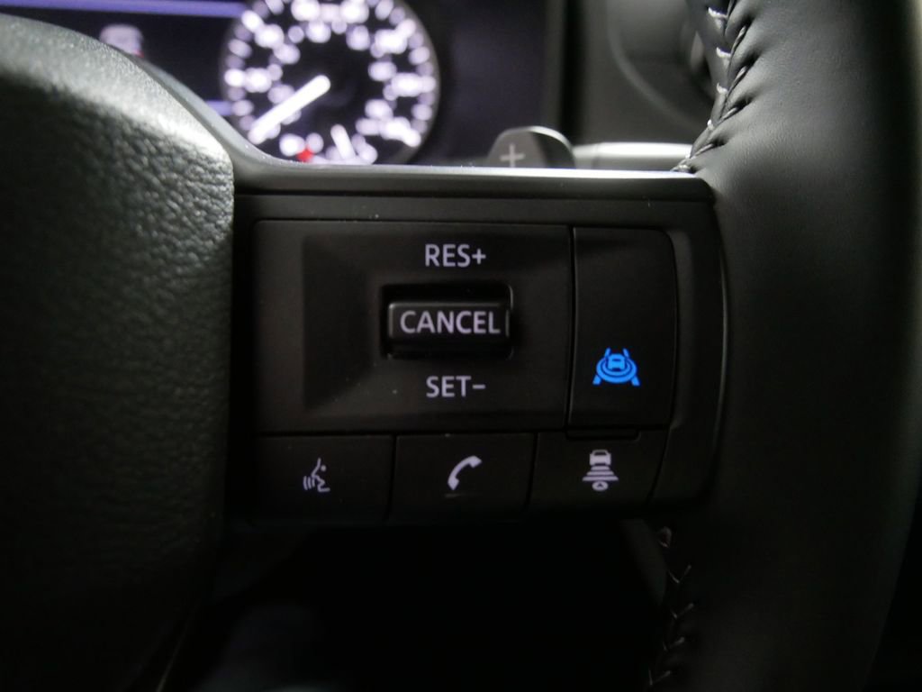 Used 2025 Nissan Rogue SV image 23