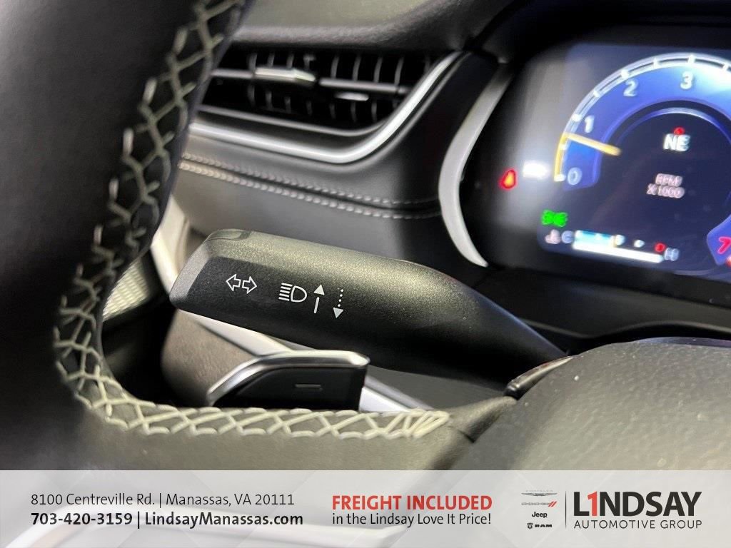 New 2025 Jeep Grand Cherokee Laredo w/ Luxury Tech Group I image 39