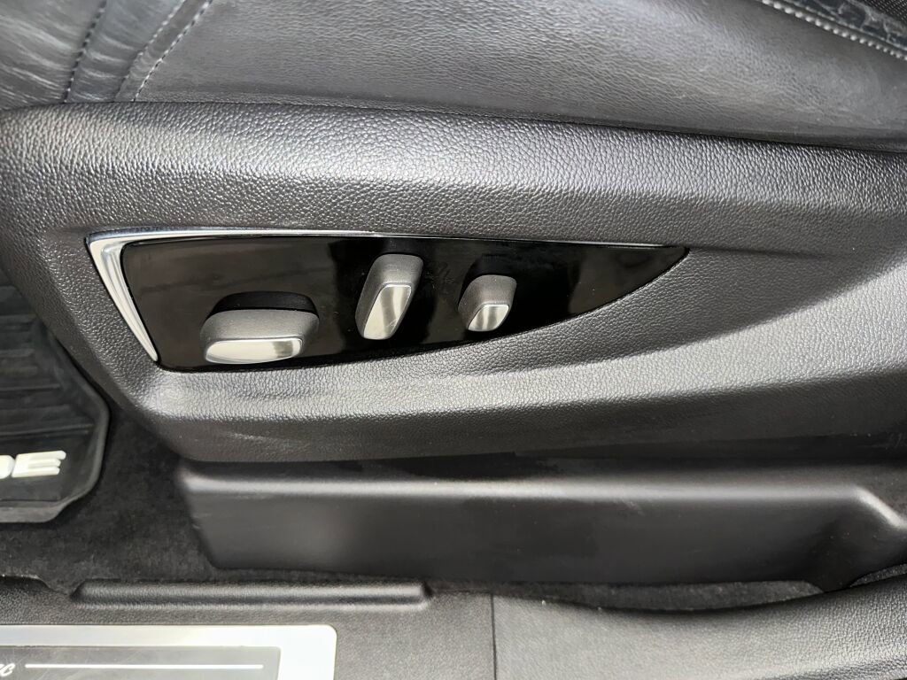 Used 2016 Cadillac Escalade ESV Luxury image 6