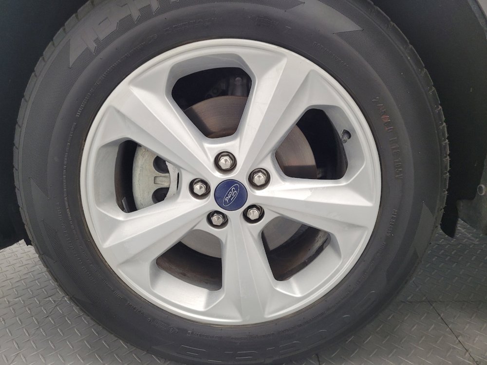 Used 2020 Ford Edge SE image 31