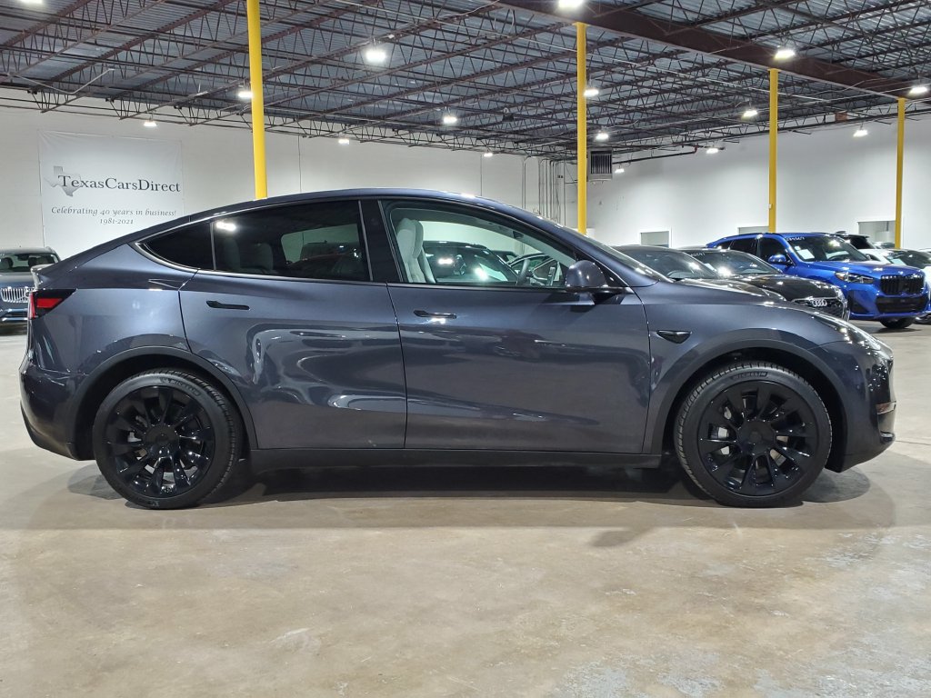 Used 2024 Tesla Model Y Long Range AWD/4WD image 24