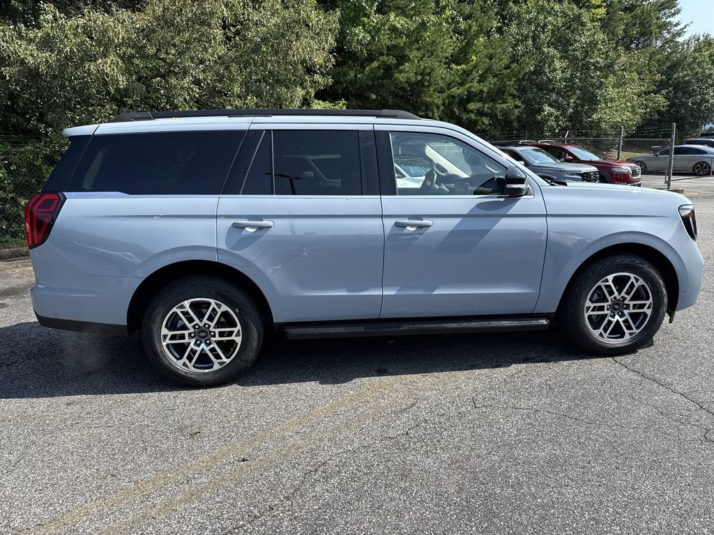 Used 2025 Ford Expedition Active AWD/4WD image 8