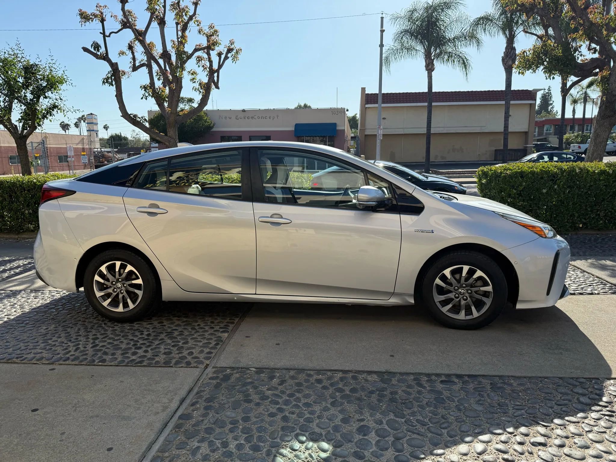 Used 2019 Toyota Prius Limited image 4