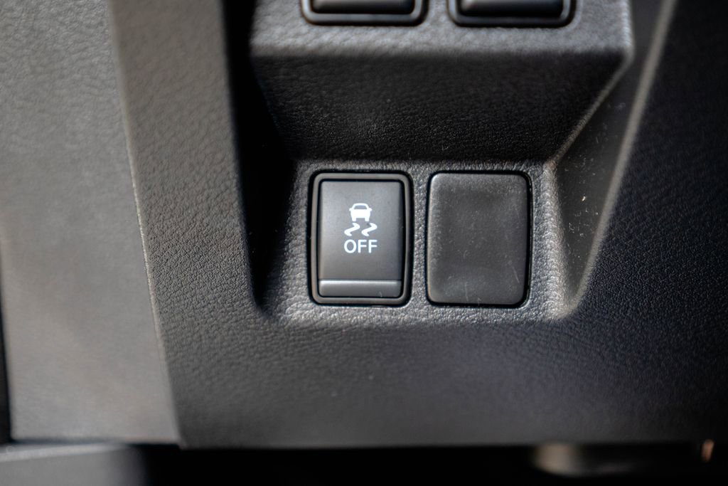 Used 2025 Nissan Frontier SV AWD/4WD image 23