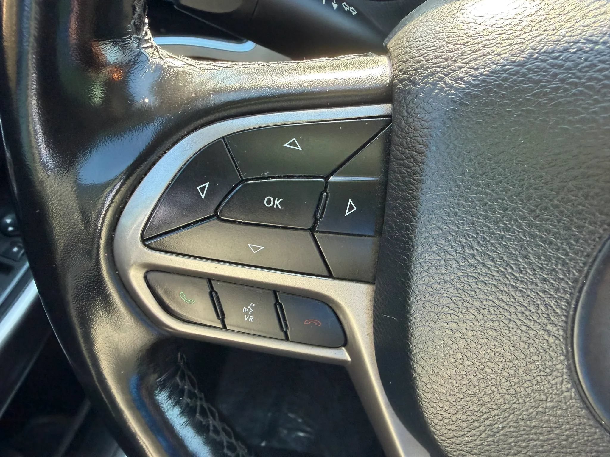 Used 2021 Jeep Cherokee Limited AWD/4WD image 19