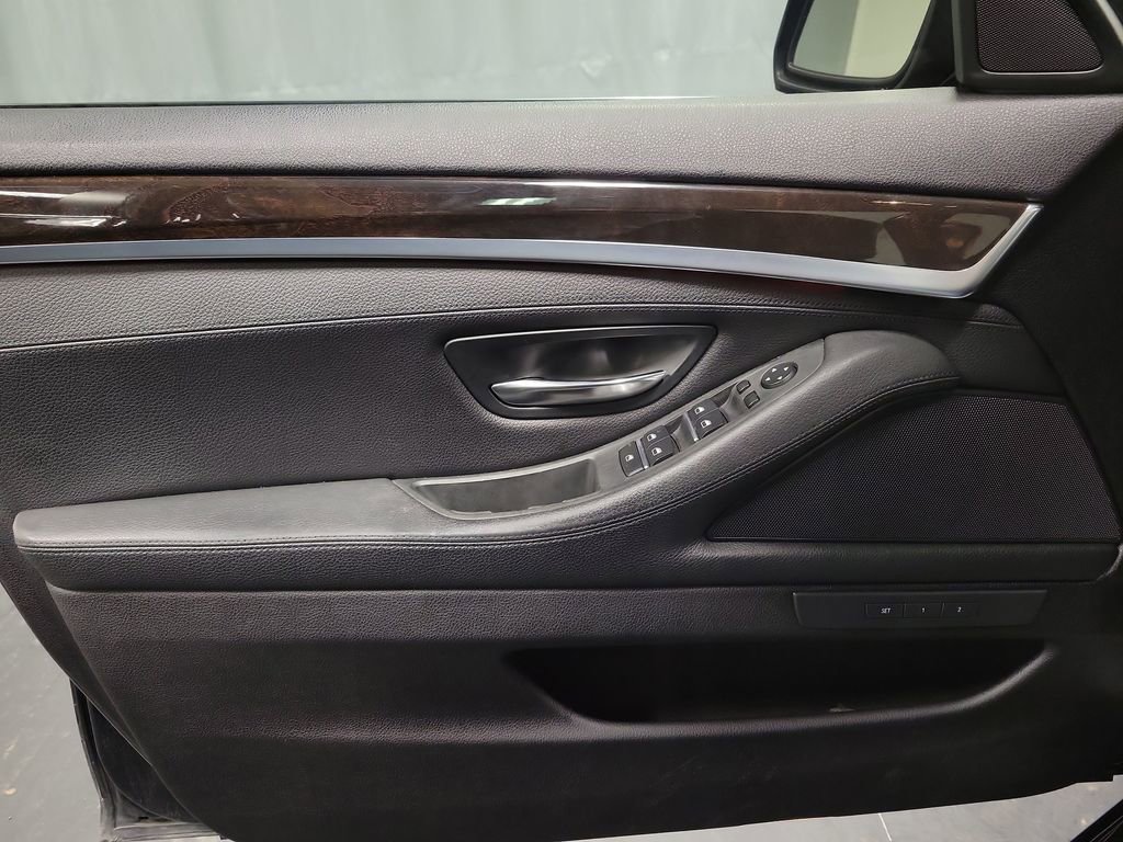 Used 2015 BMW 535i xDrive Sedan image 25