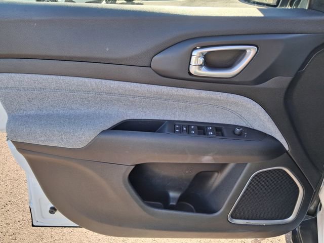 Used 2024 Jeep Compass Sport image 17