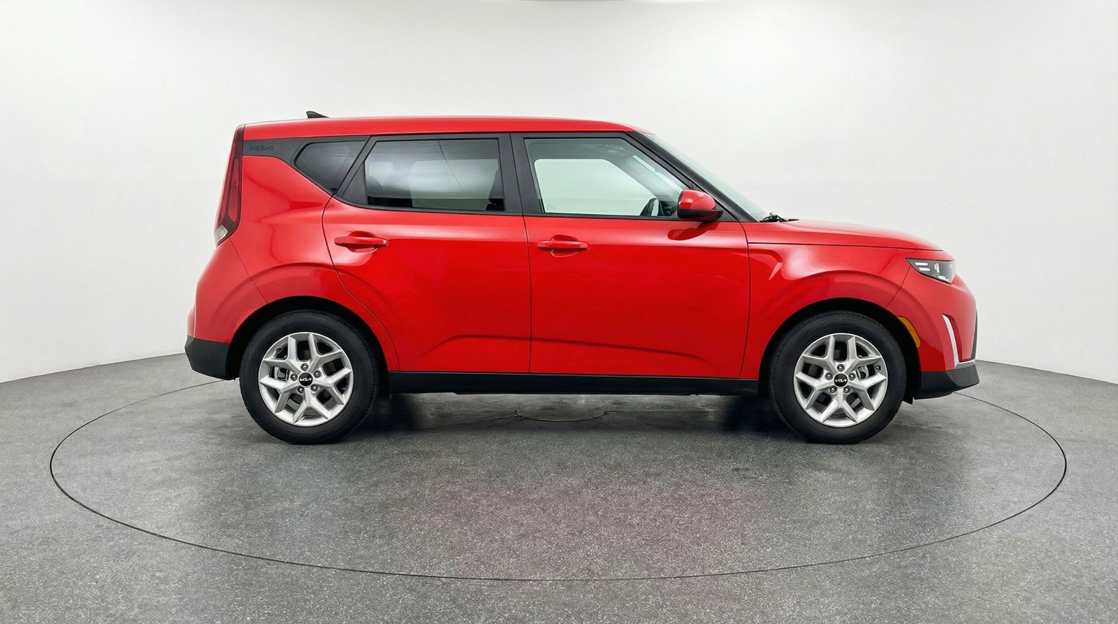 Used 2025 Kia Soul LX w/ LX Technology Package image 11
