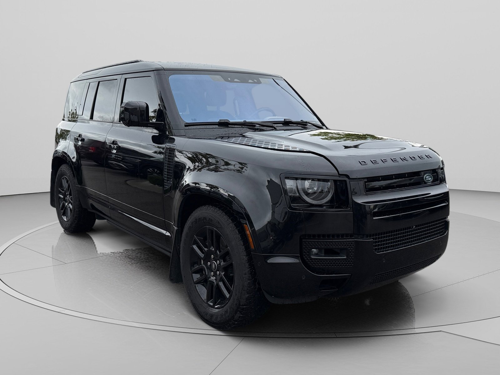 Used 2024 Land Rover Defender 110 X-Dynamic SE AWD/4WD image 7