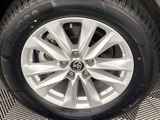 Used 2023 Toyota Corolla Cross LE image 26