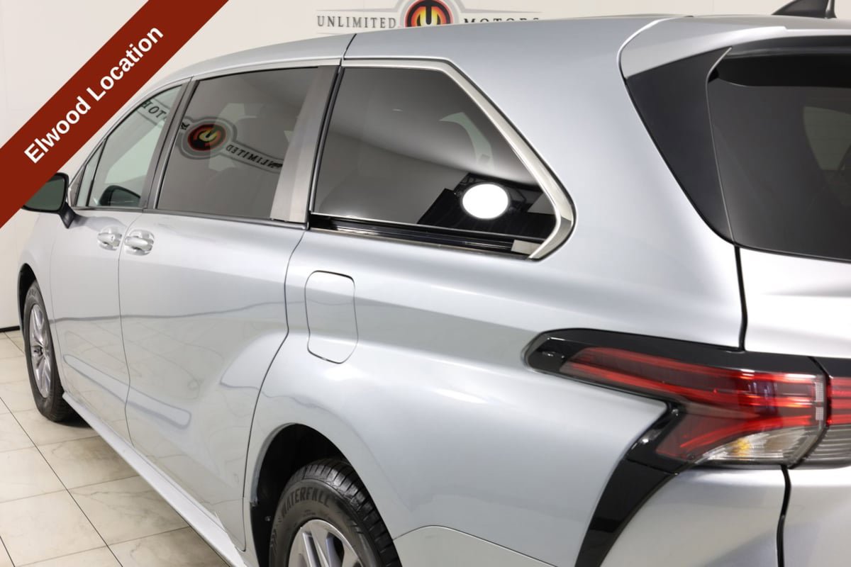 Used 2022 Toyota Sienna LE FWD image 41