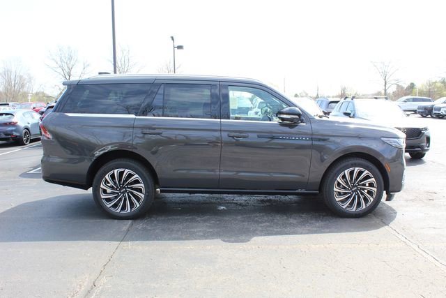 New 2026 Lincoln Navigator Black Label AWD/4WD image 2