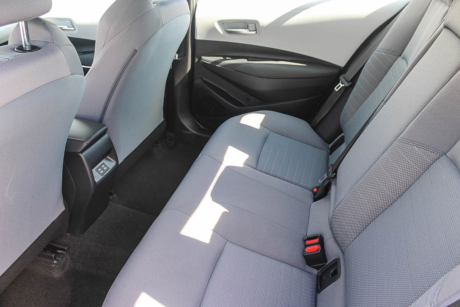 Used 2025 Toyota Corolla SE image 19