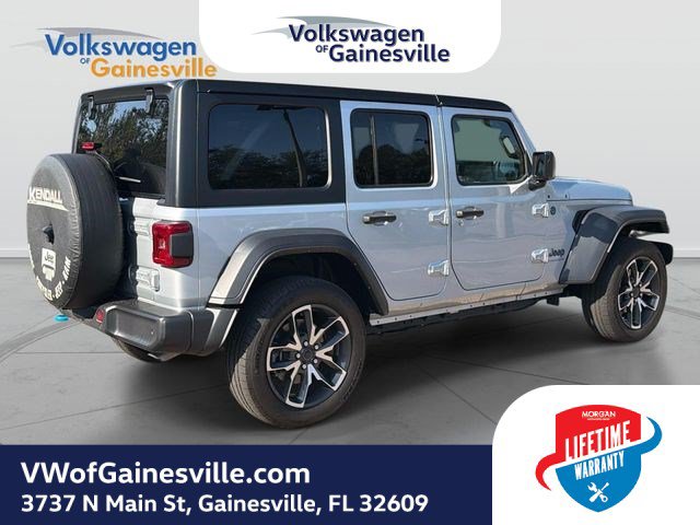Used 2024 Jeep Wrangler Unlimited w/ Convenience Group AWD/4WD image 4